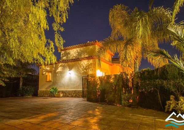 VILLA FOR RENT ALL YEAR ROUND WITH PRIVATE POOL IN MORAIRA