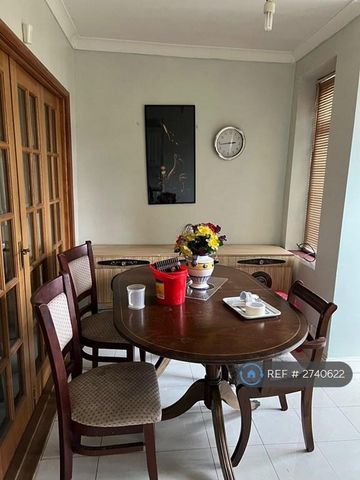 3 bedroom end of terrace house to rent - Photo 4