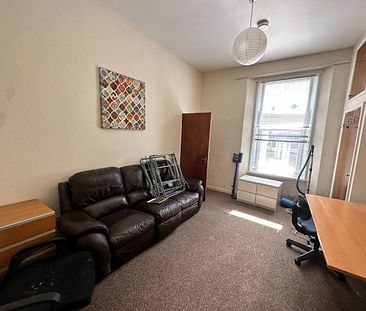 Flat 2, 20, Connaught Avenue, Plymouth - Photo 2