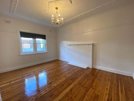 Three Bedroom Modern Home - Photo 1