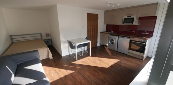 Flat 3 Hill House, Bournemouth BH1 - Photo 2