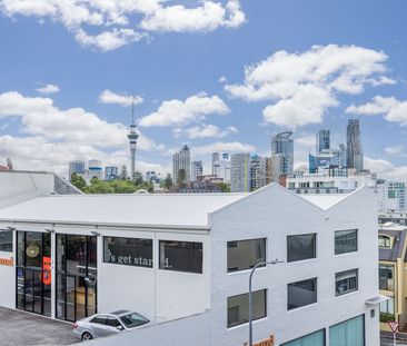 Concrete/Masonry DGZ Townhouse with City Views - Photo 6