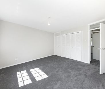 5 bedroom detached house to rent - Photo 2