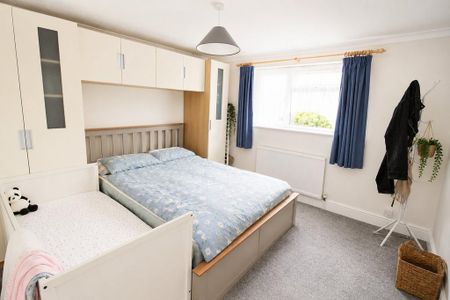 3 bedroom semi-detached house to rent - Photo 4