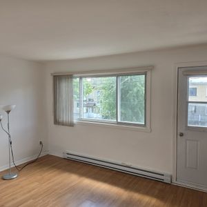 Grand 4 1/2 à Louer - Photo 2