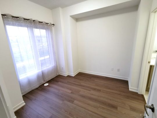 For Lease - 167 Harding Park Street, Newmarket, Ontario - Photo 1