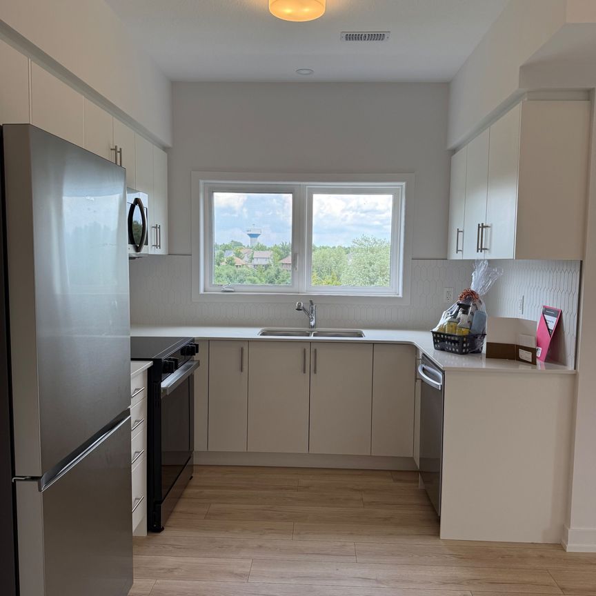 For Lease - 940 St David Street Unit# 56, Centre Wellington, Ontario - Photo 1