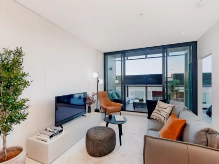 2 bed 2 bath - Photo 2