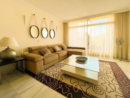 3 bedroom luxury Apartment for rent in Marbella, Andalusia - Photo 2