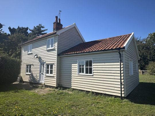 4 bedroom detached house to rent - Photo 1