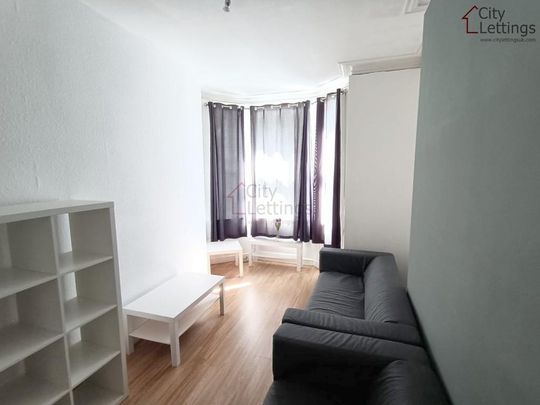 4 bedroom flat to rent - Photo 1