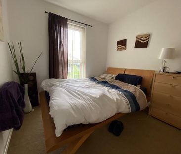 2 bedroom Flat To Let - Photo 5