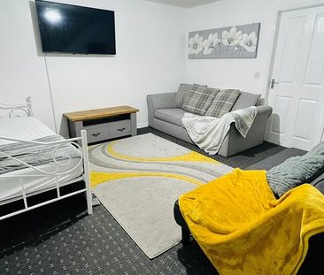 3 Bed Semi-Detached House, Tunnel Road, L7 - Photo 2