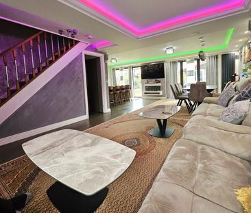 4 bedroom detached house to rent - Photo 4