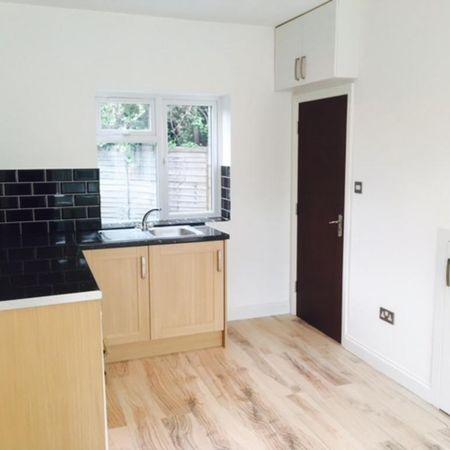 Studio to rent - Photo 3