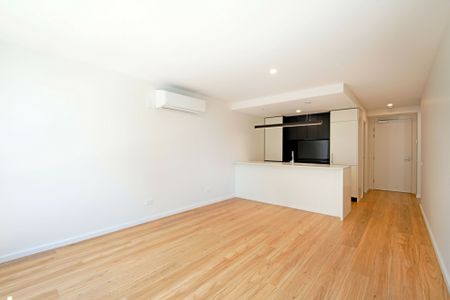 Stylish 2 Bedroom Apartment in Dickson Centre - Photo 3