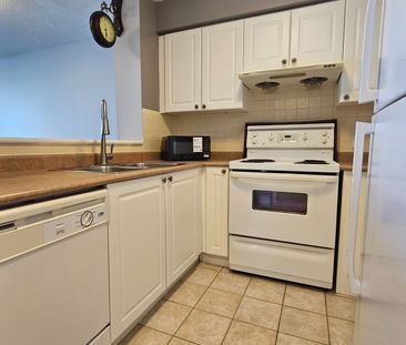 For Lease - 1 Lee Centre Drive Unit# 1212, Toronto, Ontario - Photo 5