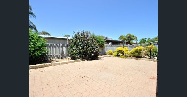 ORELIA 3x1 FOR LEASE - Photo 1