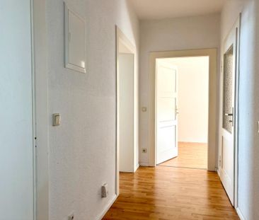 frisch gemalert - 3-Raumwohnung mit Balkon am Küchwald - Photo 1