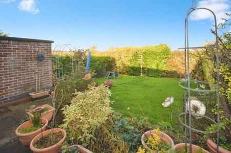 3 bedroom semi-detached house to rent - Photo 5