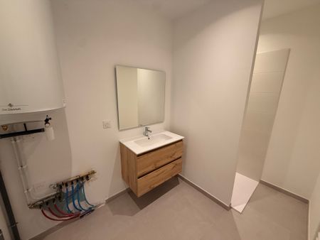 AGENCE BAZILLE - Appartement type 3bis à Saint Hippolyte du Fort - Photo 5