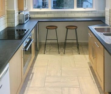 1 bedroom in a house share to rent - Photo 4