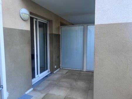 Location Appartement 1 pièce 24m² BRIGNOLES 83170 - Photo 4