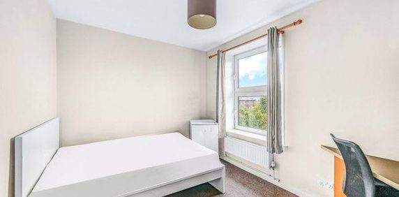 2 bedroom maisonette to rent - Photo 2