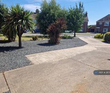 3 bedroom semi-detached house to rent - Photo 1