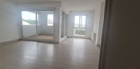 APPARTEMENT AVEC TERRASSE - Photo 2