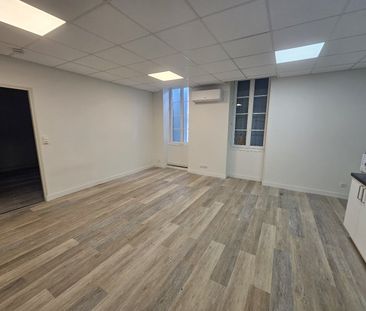 Location Appartement 2 pièces 47m² BURIE 17770 - Photo 3