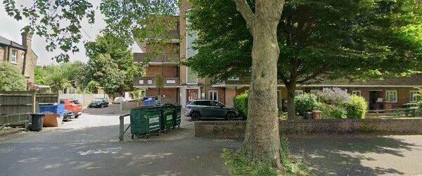 4 Bed Flat, Valentine Court, SE23 - Photo 1