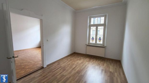 Stylischer Altbau - 4 Zimmer Wohnung mit Balkon und vielen kleinen Details - Photo 1