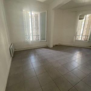 Appartement 1 pièces 32m2 MARSEILLE 8EME 523 euros - Photo 2