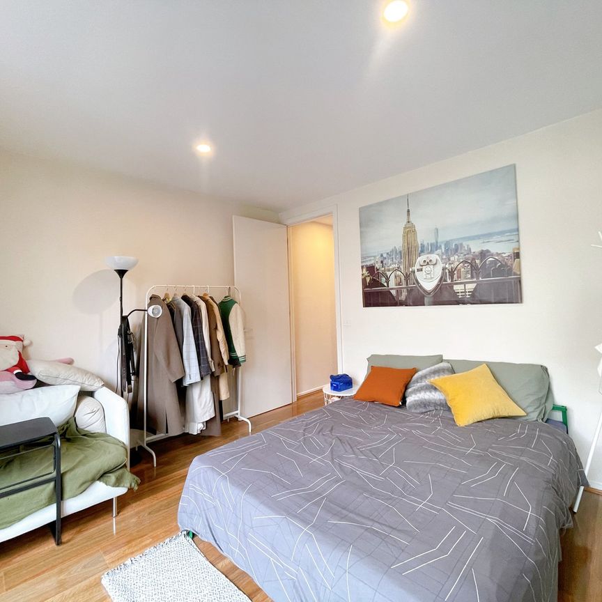 Charming Three-Bedroom Townhouse for Rent in Bundoora - Photo 1