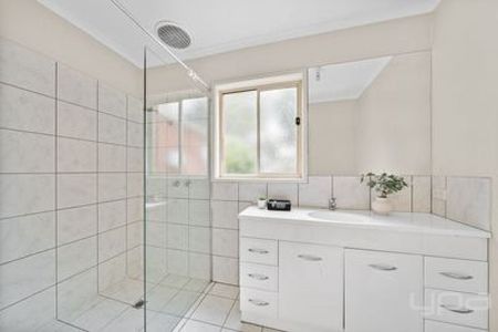 Spacious Family Home in Prime Hillside Location! - Photo 5