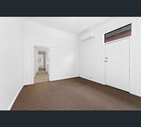 12 William Street, Seddon, Vic 3011 - Photo 3