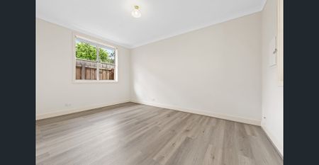 Spacious and central! - Photo 4