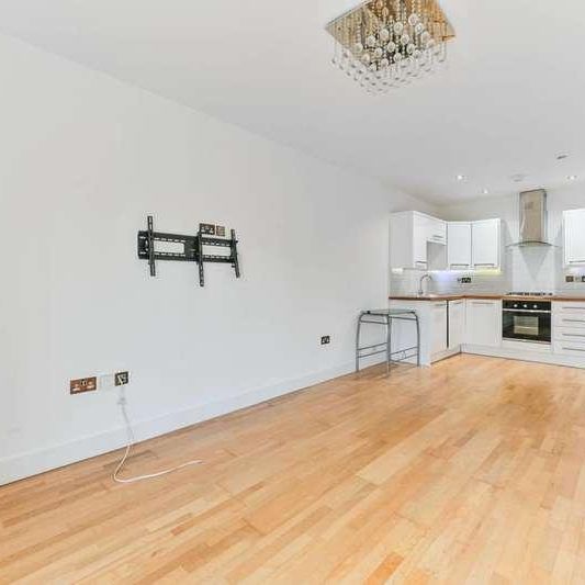 Woodside Green, South Norwood, SE25 - Photo 1