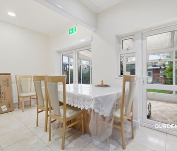 Avondale Crescent, Ilford, IG4 - Photo 5
