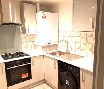 1 bedroom in a house share to rent - Photo 4