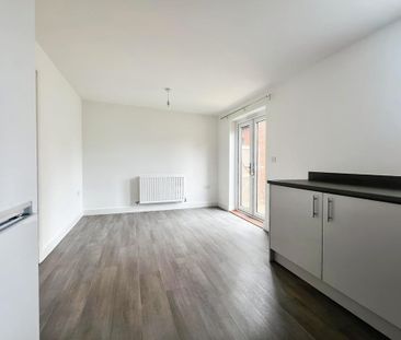 4 bedroom detached house to rent - Photo 1