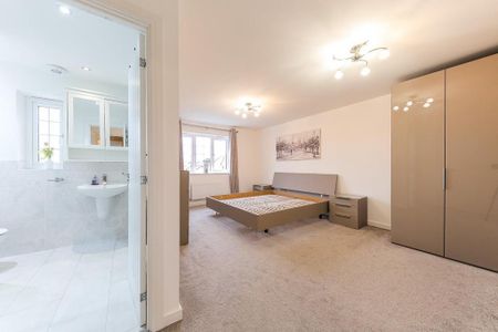 4 bedroom detached house to rent - Photo 5