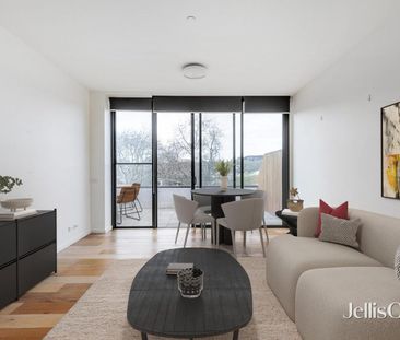 Spacious Two-Bedroom Apartment in Prime Surrey Hills Location - Photo 1