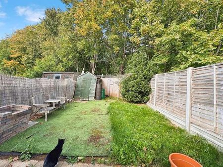 Farndon Close, Northampton, NN3 - Photo 2