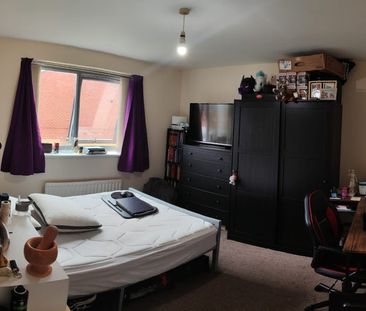 Room in a Shared House, Falconwood Way, M11 - Photo 3