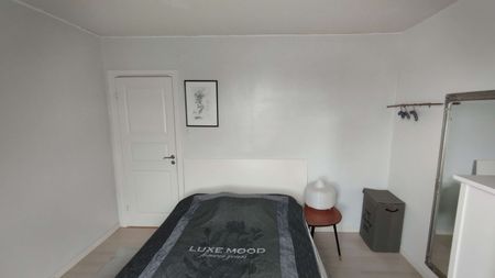 Ljus 2a med fin utsikt, nära till tunnelbana och pendel, köpcentrum och grönområde med strand - Photo 4