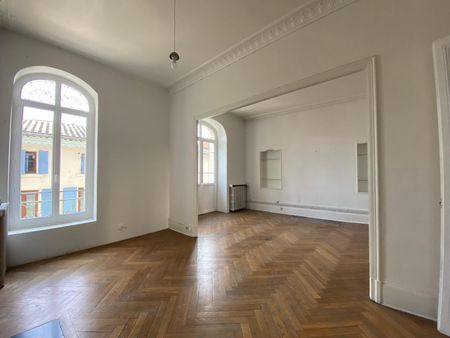 Location Appartement 4 pièces 121m² VALENCE 26000 - Photo 3