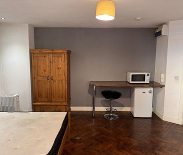 Studio Flat, Commercial Street, S1 - Photo 5