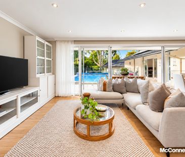 Spacious Family Home with Heated Swimming Pool & Solar Power - Photo 2